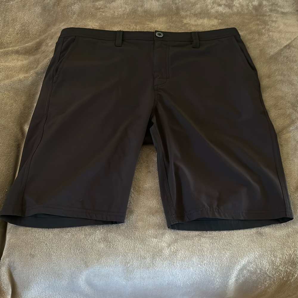 Hinano men’s size 36 black shorts